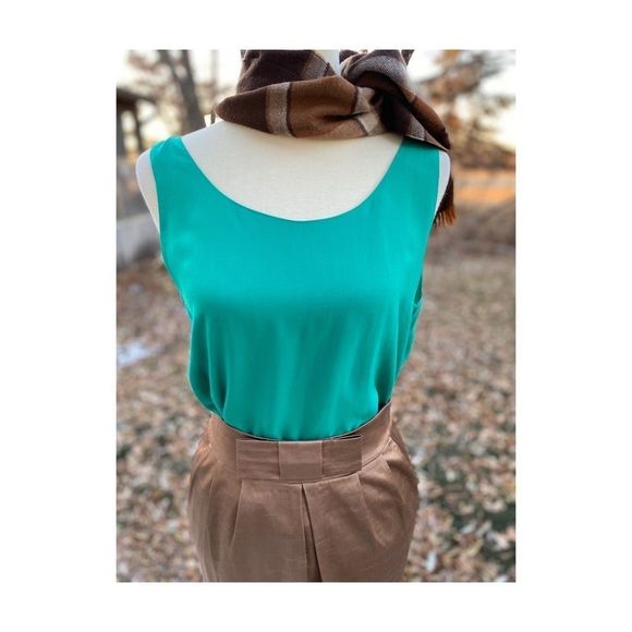 Kelly Green Wrap Tank Top Blouse Casual Athleisure - Picture 1 of 16